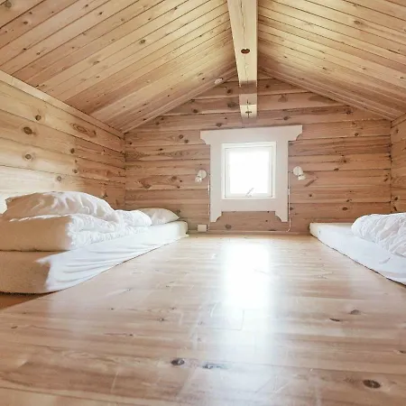 Three-bedroom Holiday In 4 Vakantiehuis Hasle